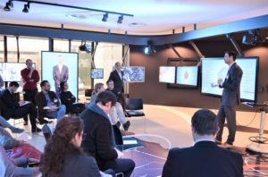 De Europese mobiliteitspers verzameld in het Mobility Experience Centre van ALD in Hoofddorp