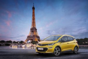 De nieuwe volledig elektrische Opel Ampera-e beleeft in Parijs zijn werelddebuut